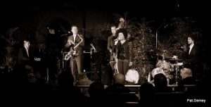 Jonny en the Jazzsuits en Natasia