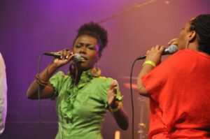 G-Roots, Jennefer en Natasia